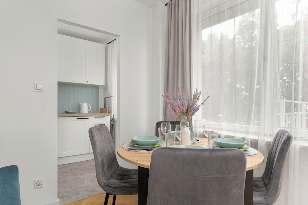 Poznan Apartment By the Park by Renters