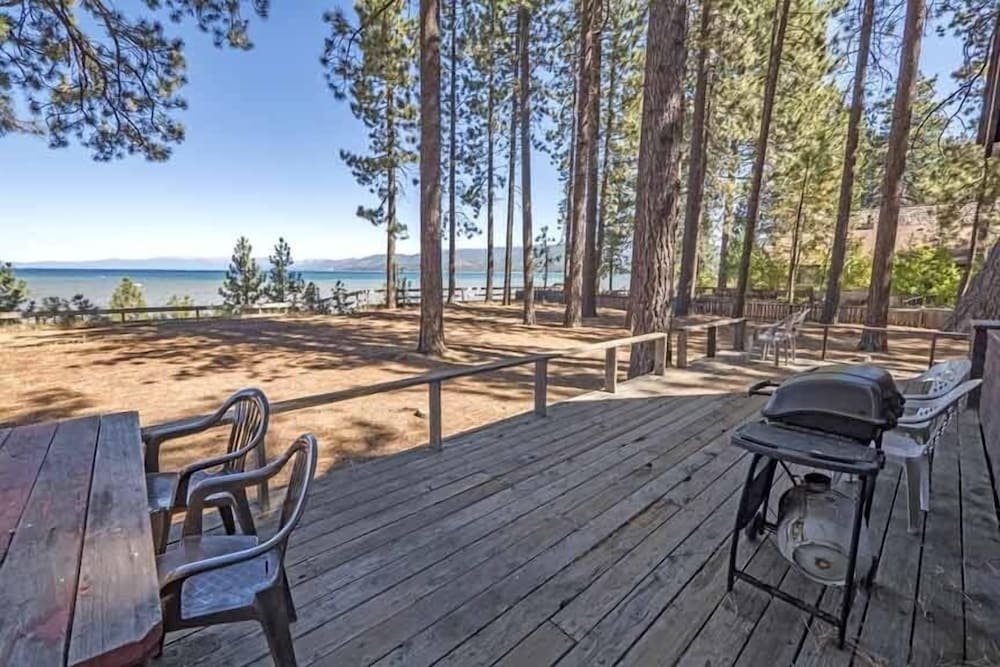 Lake Tahoe Vacations - 3195 Pasadena Avenue 6 Bedroom Home by RedAwning - Property Image 3
