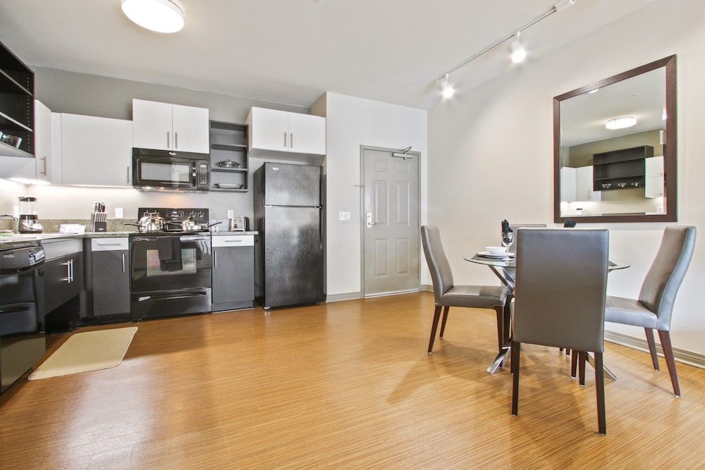 Global Luxury Suites at Marina Del Rey