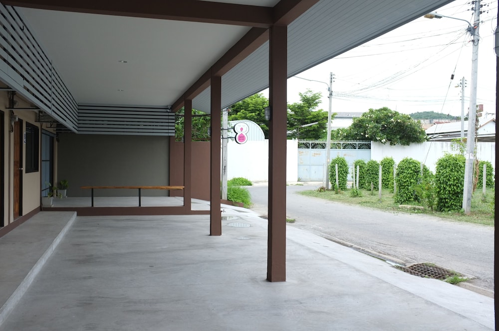 Warm Well Hostel Kanchanaburi