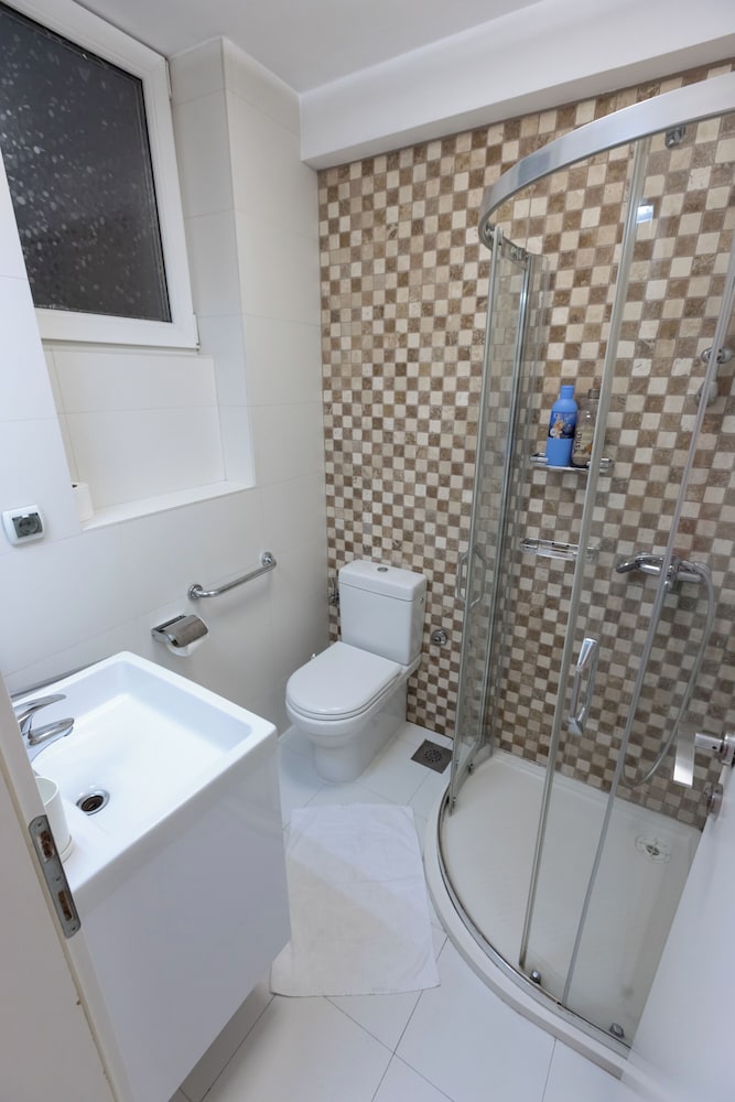 Central Studio Apartments