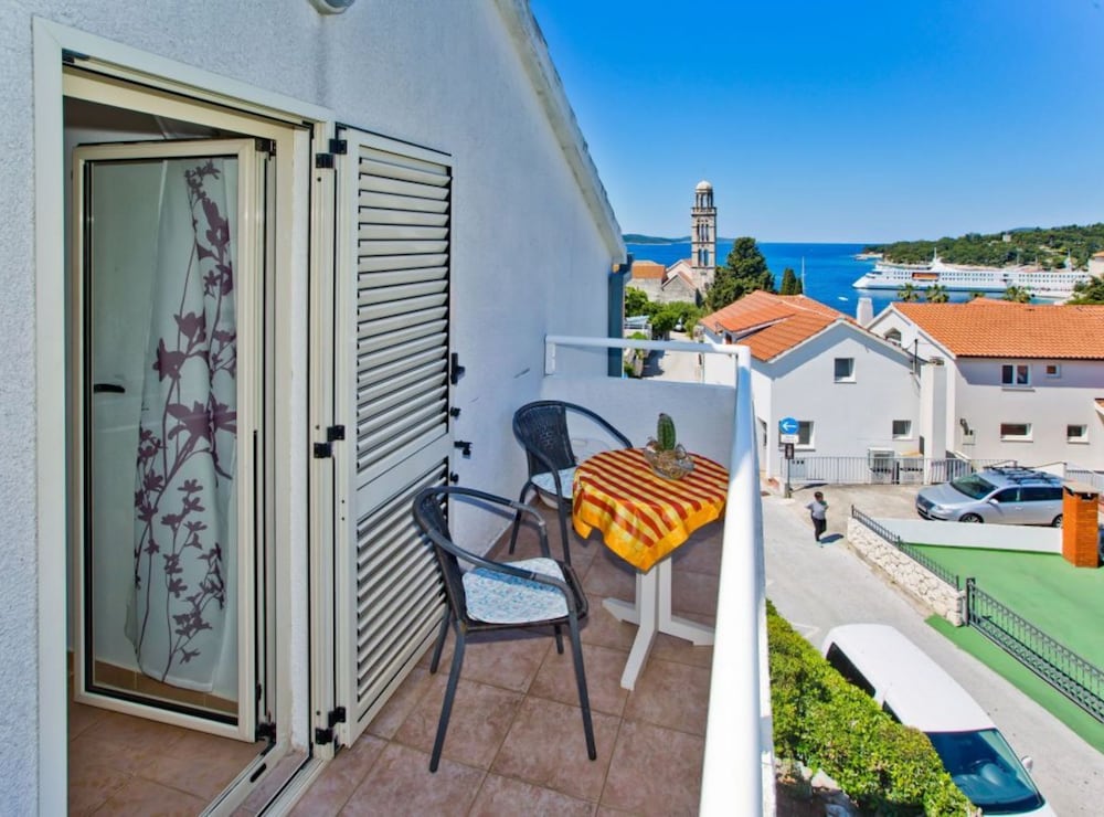 Charming and Sunny Hvar Apartments