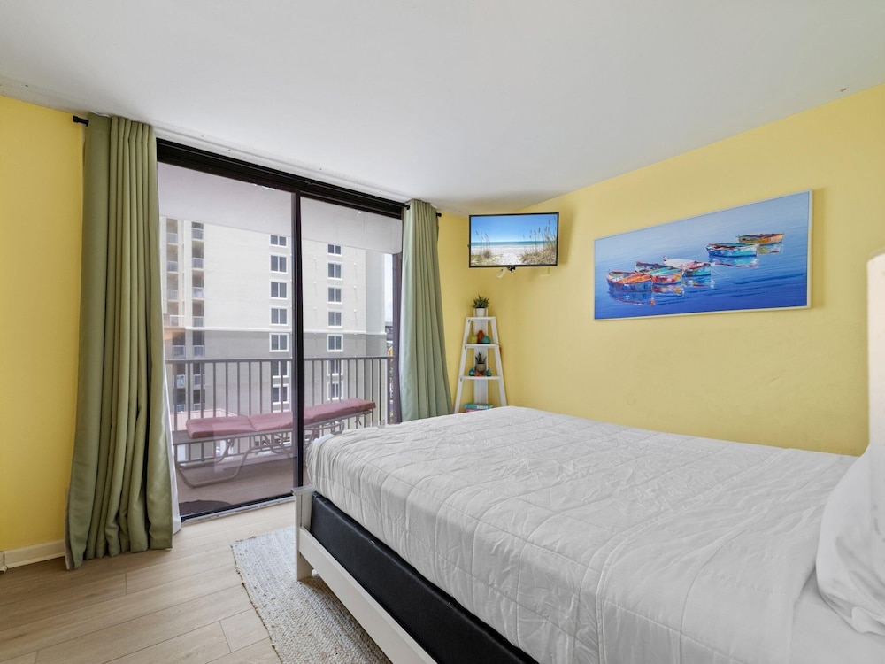 Windward 408 at Edgewater