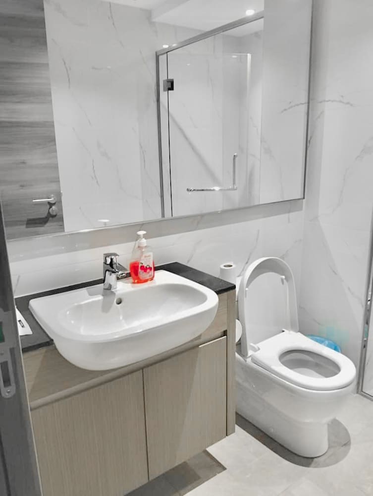 AGILE Infinity Suites TRX By AR