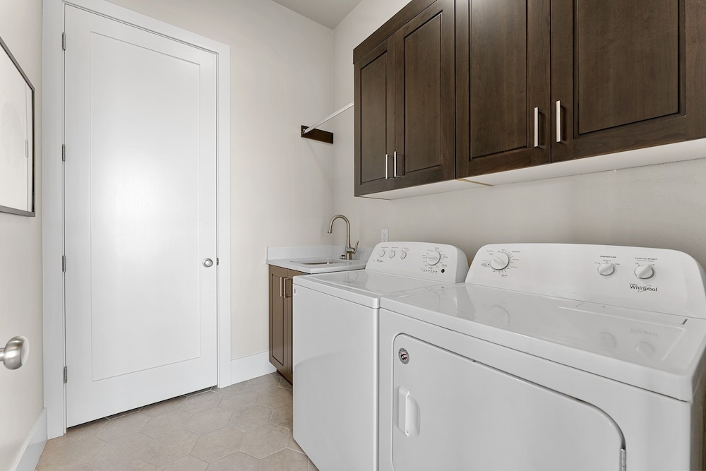 Villa #02 At Bloomington Country Club 3 Bedroom Condo