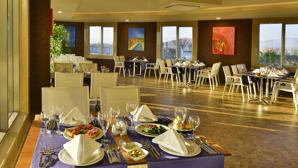 Sunmelia Beach Resort Hotel & Spa