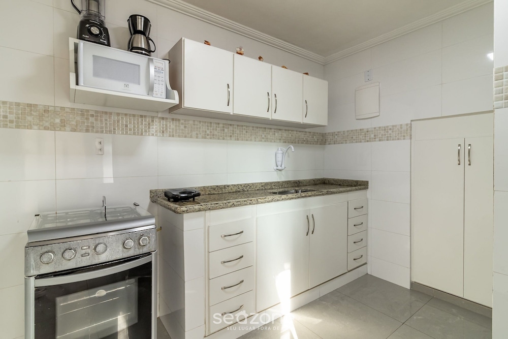 Spacious House 300m From Praia do Pero - Vvp0027