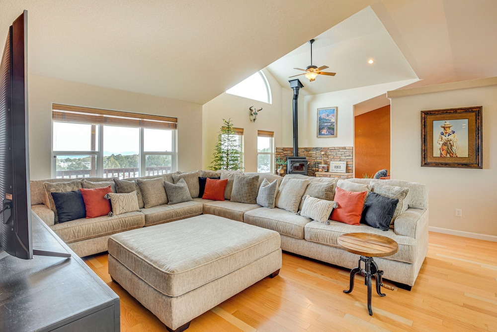 Luxe Mesa View Home on 35 Acres w/ Wraparound Deck