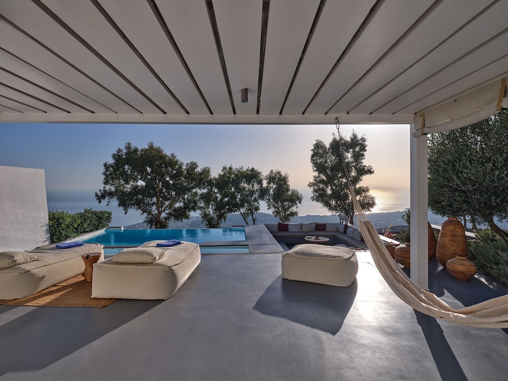 Santorini Heights