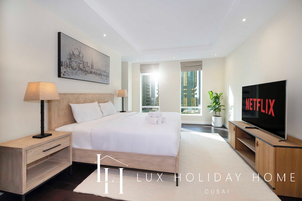 LUX The Elegant DIFC Suite 2