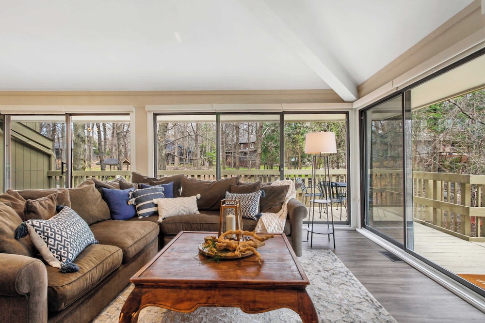 Abbey Springs - Private Community & Amenities!