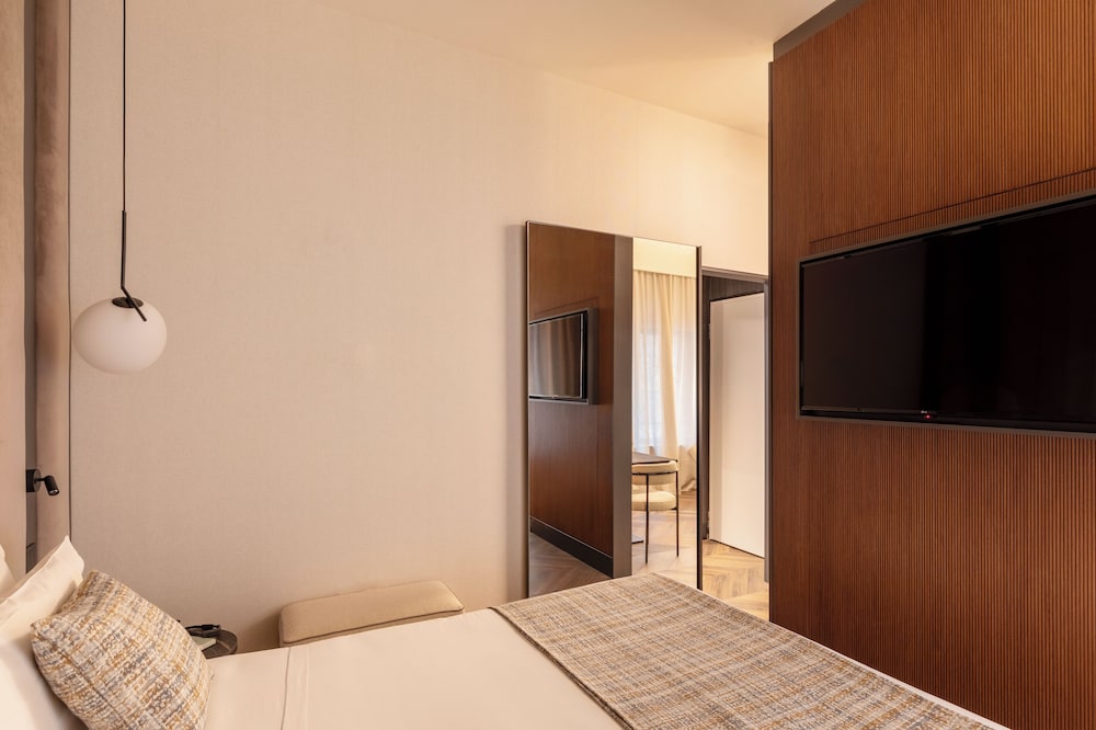 LUMERA STAY - Brera