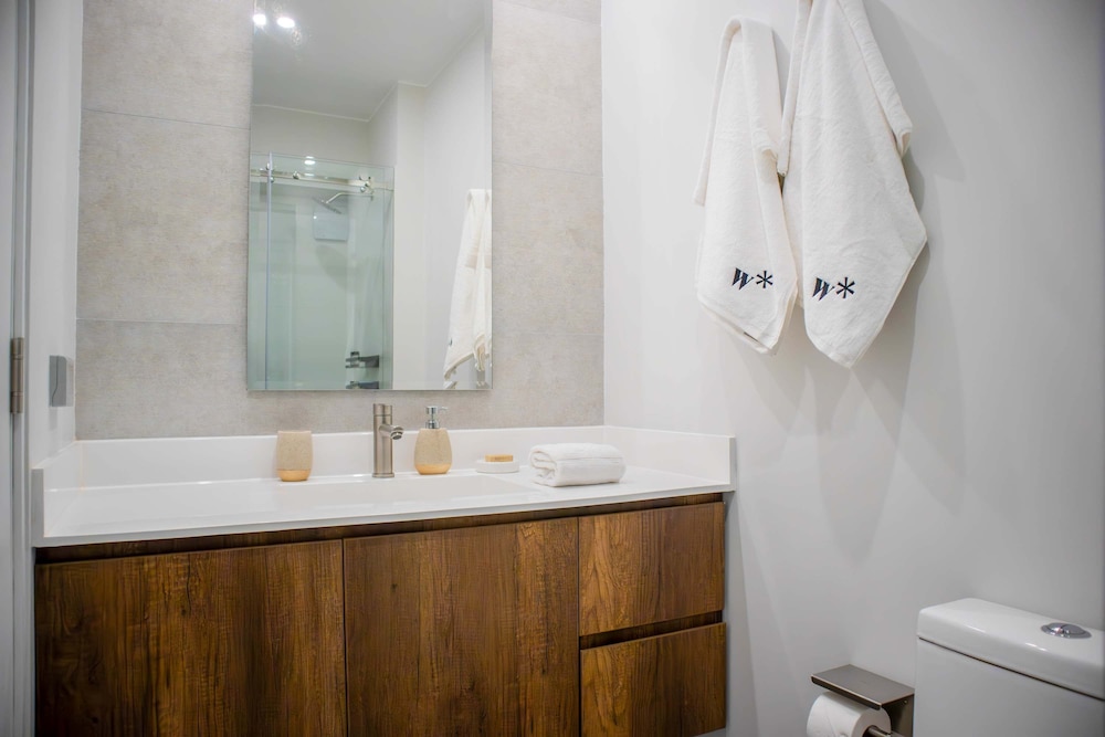 Beautiful 2BR With Fantastic Pool in Miraflores
