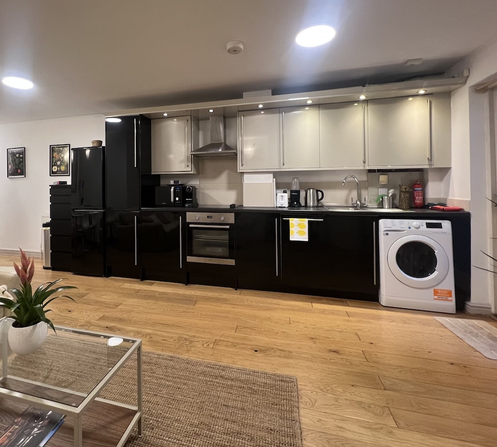 Charming 2bedroom flat in Shepherds Bush