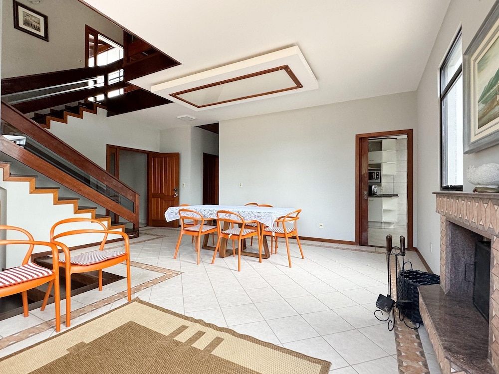 Casa de Frente pro Mar com Piscina