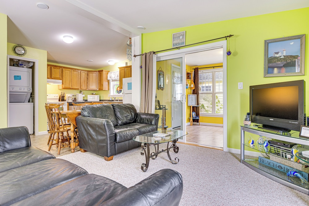 1 Mi to Beach: Cottage w/ Pool Access in Wells