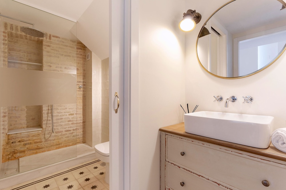 Cozy Apartment in the Center Almirante Lobo I