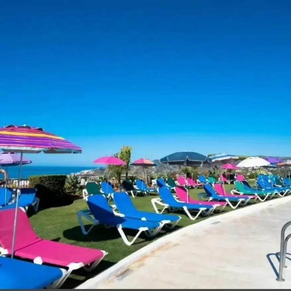 Tranquil Nerja House With Gardens, Pools and spa