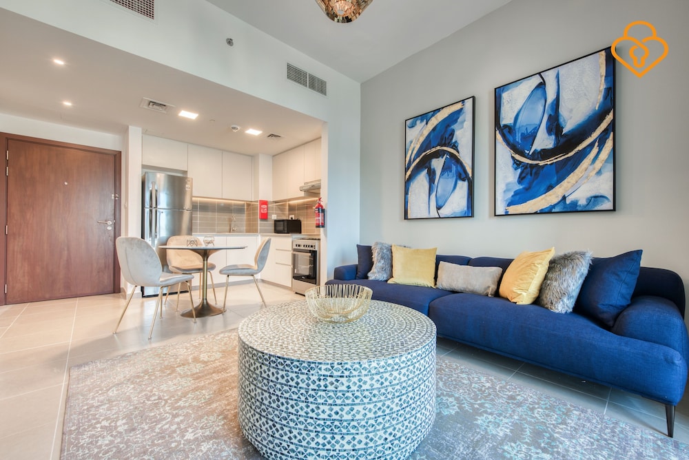 1 B/R Apt 411 Hayat Boulevard Townsquare