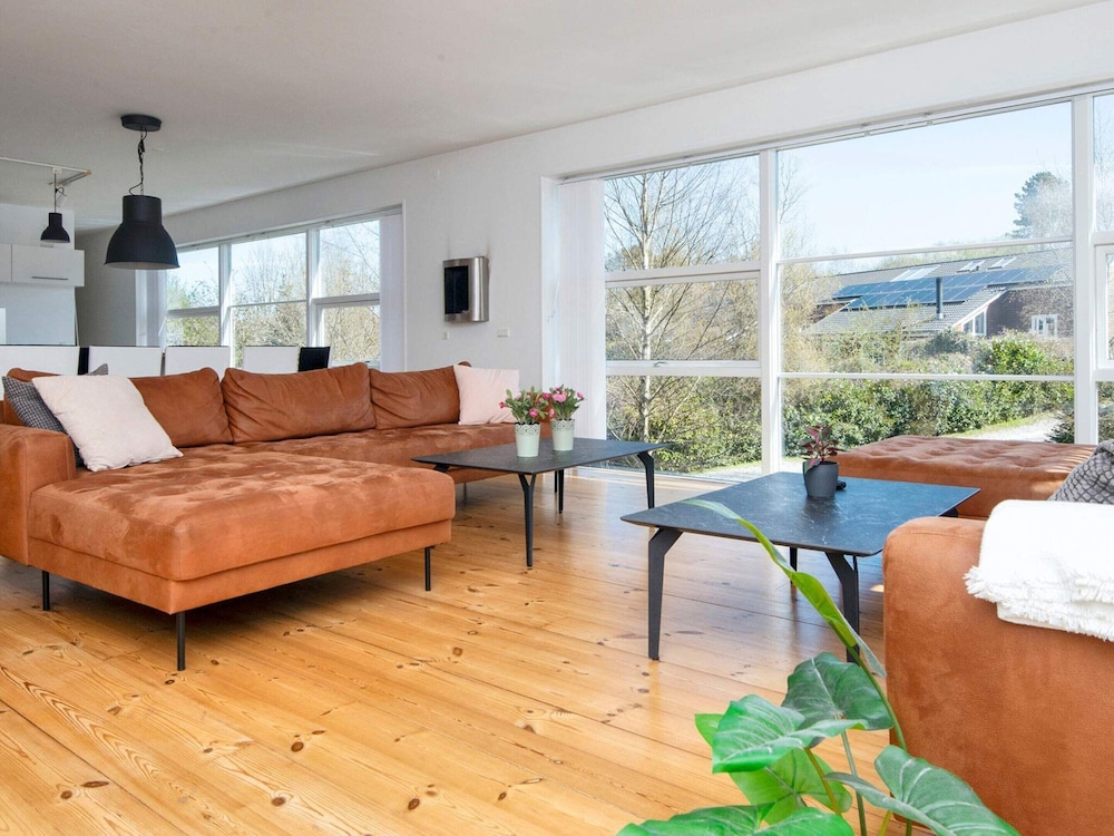 Gorgeous Holiday Home in Ebeltoft with Hot Tub view 4