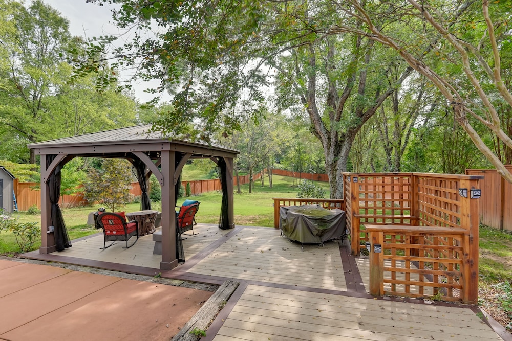 Old Hickory Hideout: Charming Apt w/ Deck! - Property Image 5