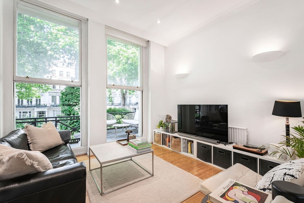 2-bed Knightsbridge Home