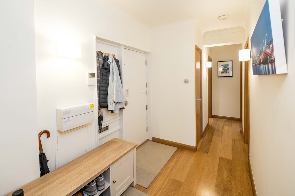 Bright 2-Bed Flat Near St Paul’S