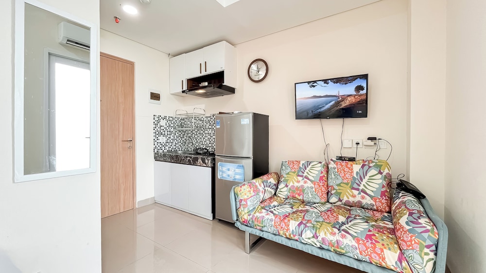 Homey And Best Deal Studio Apartment B Residence