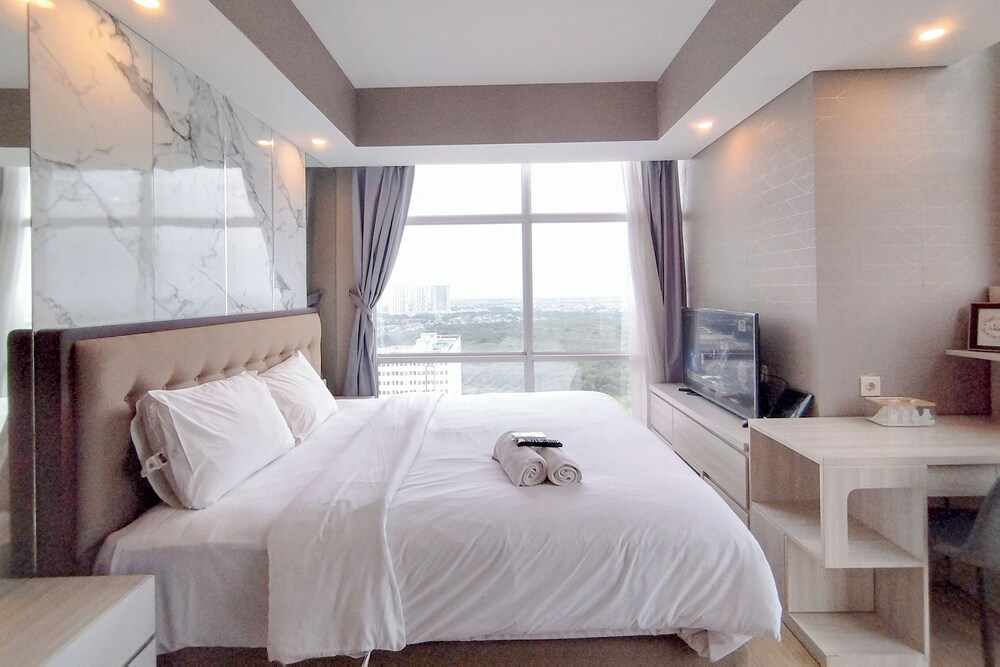 Spacious 2Br With Extra Room At Grand Sungkono Lagoon Apartment