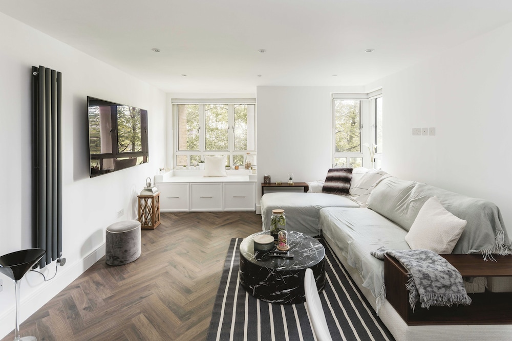 ;Stunning 2BD Apartment in Maida Vale
