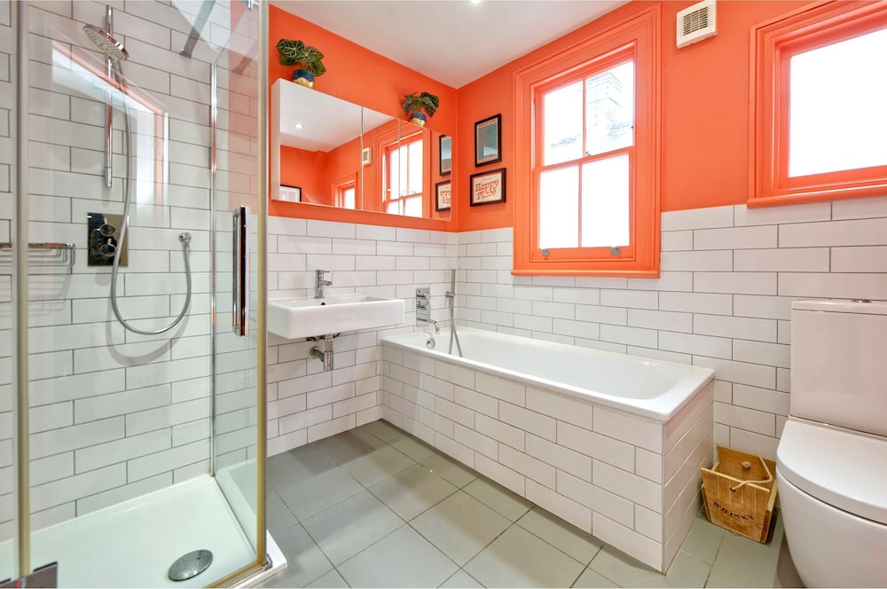 4 Bedroom House, Barnes