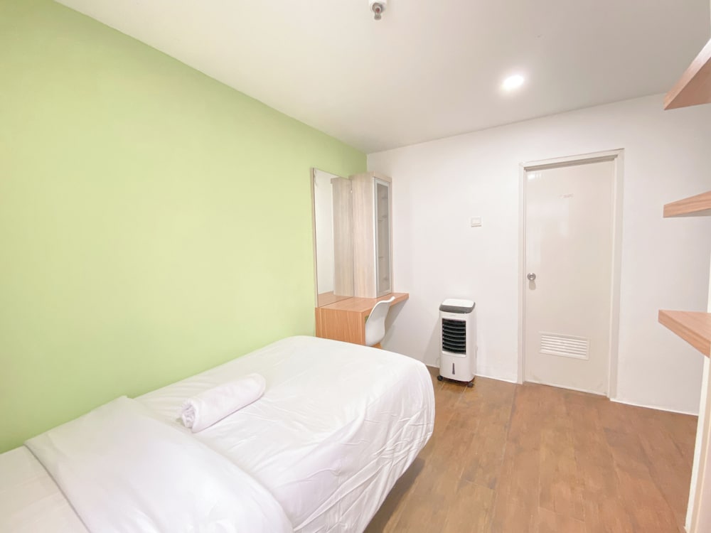 Urban Designed 3Br At Grand Asia Afrika Apartment