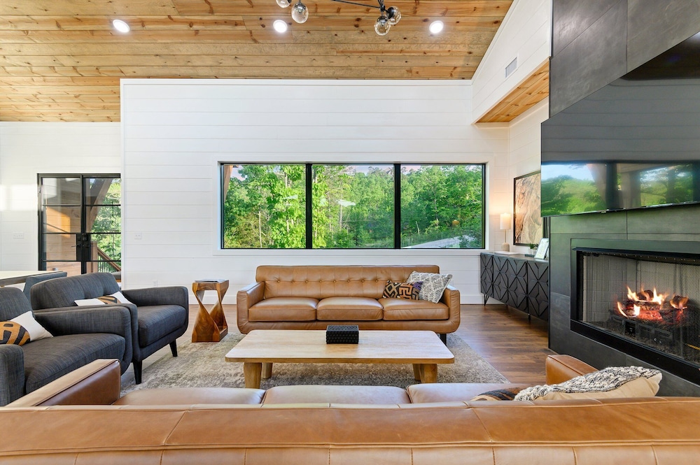 Luxury Retreat in Broken Bow