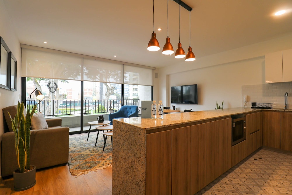 w Brilliant 1BR w Amazing Balcony in Miraflores