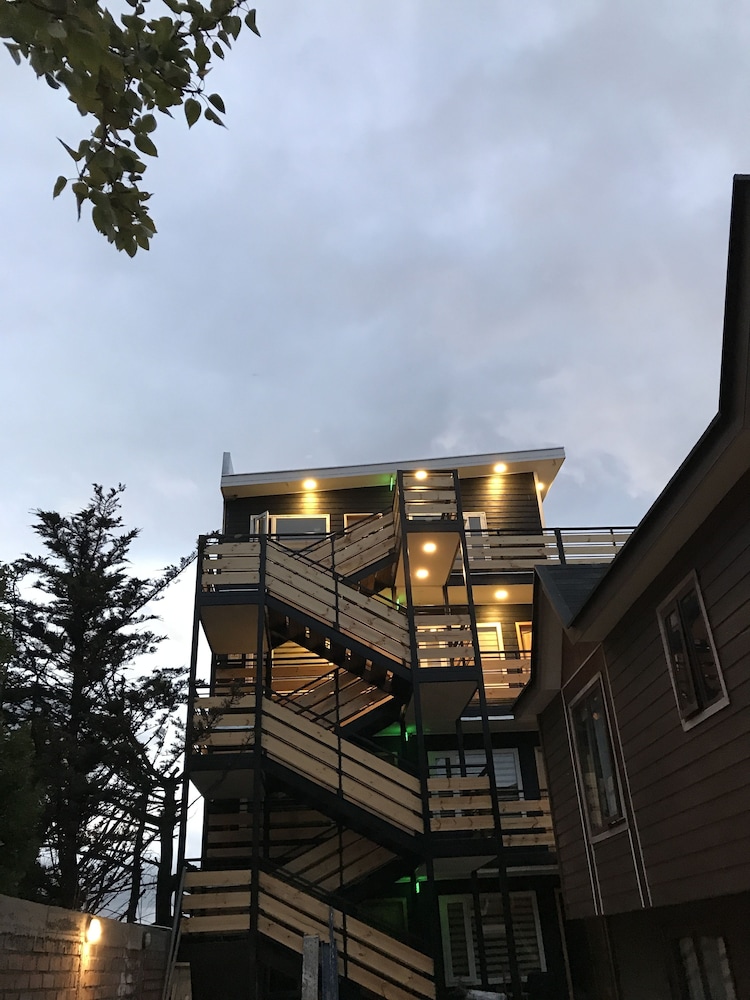 Hotel Sheuen Patagonia - Image 1