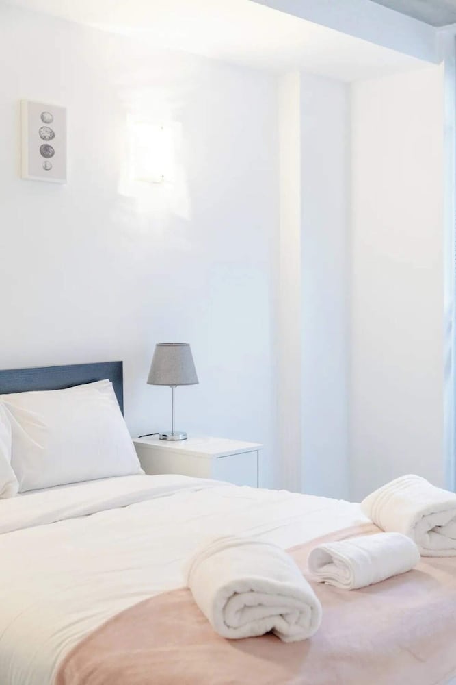 Beautiful & Bright 2BD Flat - Dalston!