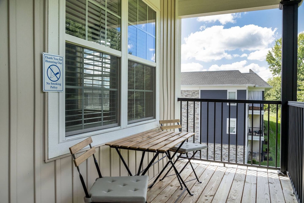 Modern King Loft Parking W D Wifi Pool