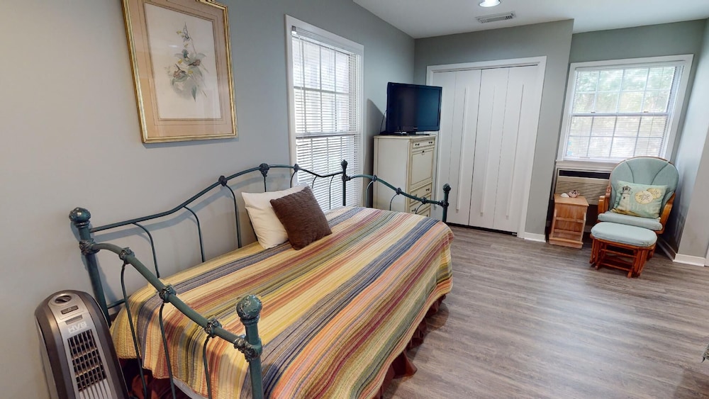 1111 2nd Avenue by Tybee Vacation Rentals