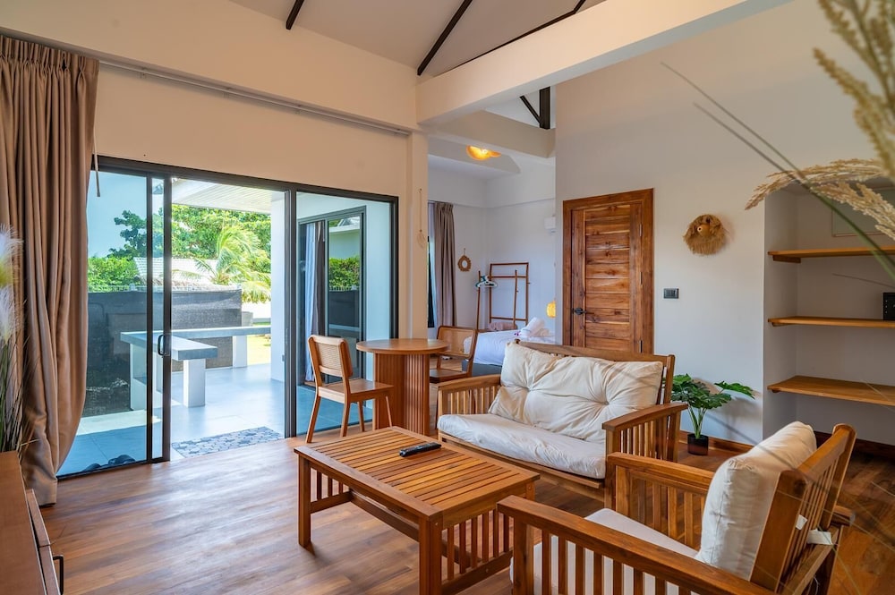 Danisam 4BR BeachVilla SunsetView KBR47