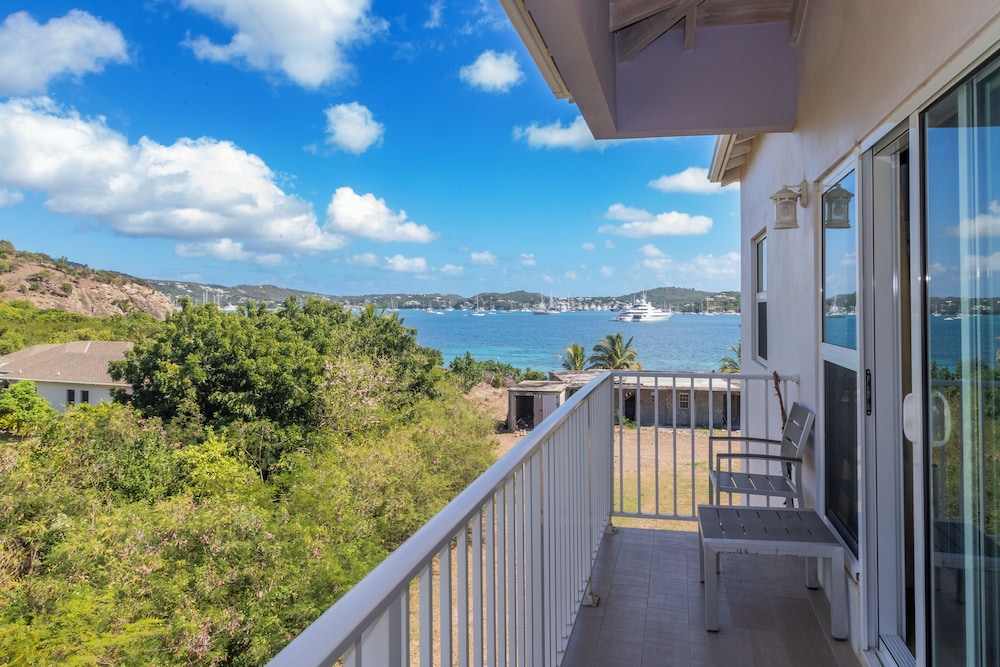 Dieppe Bay Suites
