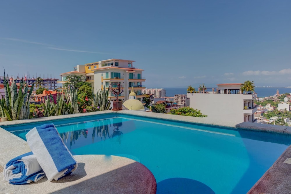 Hilltop Studio Penthouse Private Pool Amazing Views view 3