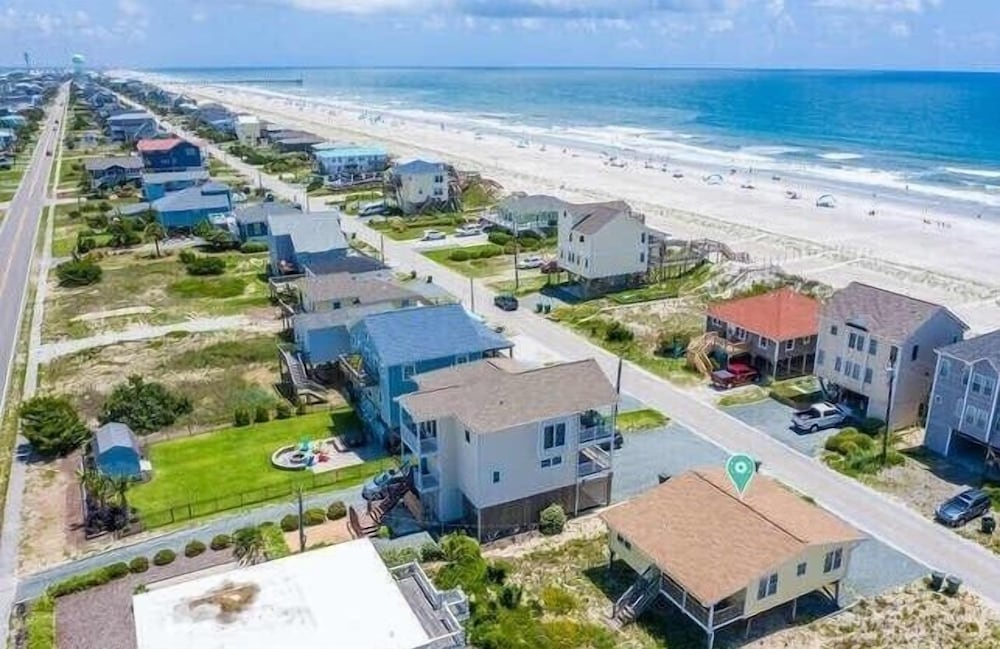 Mountains to Sea by Topsail Realty
