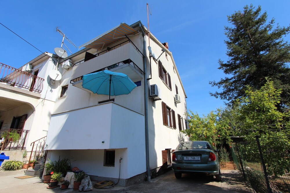 Miriana Studio With Balcony view 3