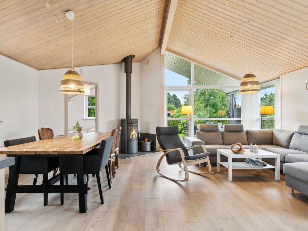 5 Star Holiday Home in Farvang