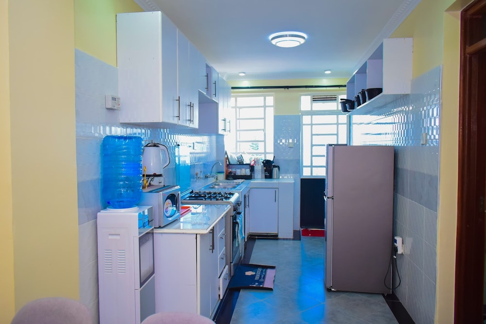 Lux Suites Fancy Getaway Apartments