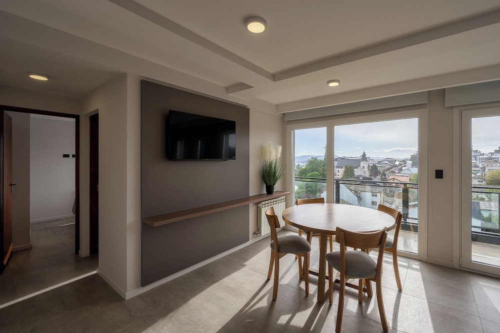 Downtown Apartment, Stunning Views, Terrace PL1 by Apartments Bariloche