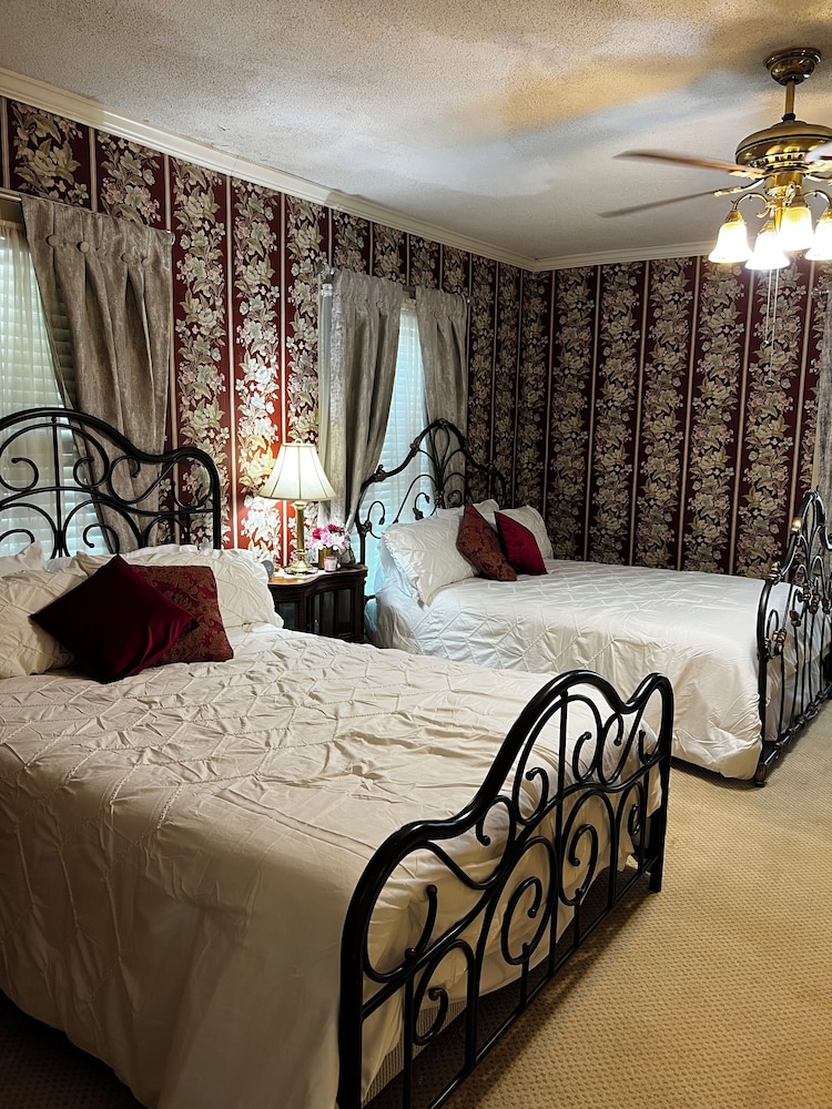 Commodore Bed and Breakfast