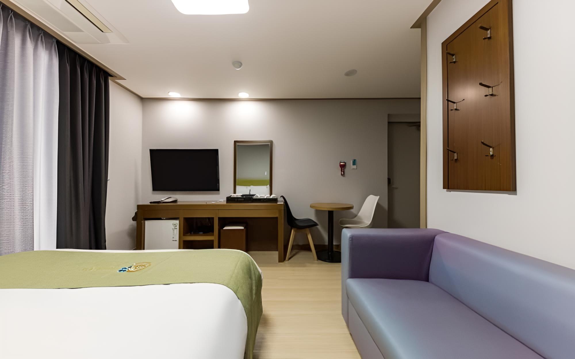 Mud Beach Hotel