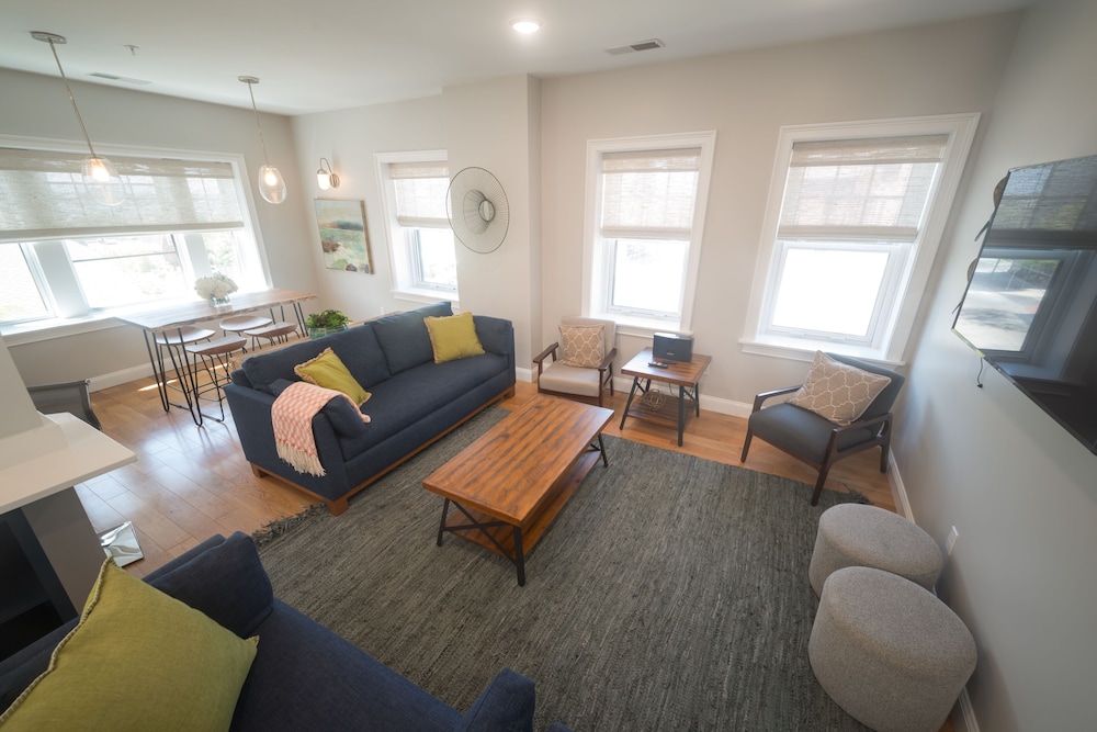 The Newport Lofts - 364 Thames Street