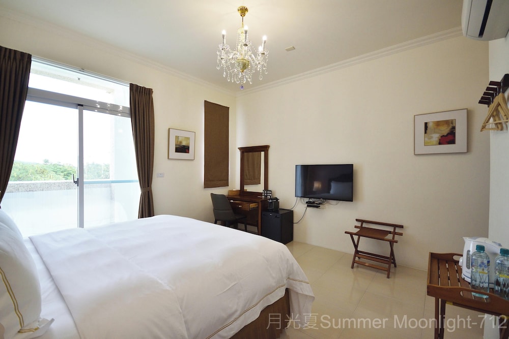 Summer Moonlight Vacation House